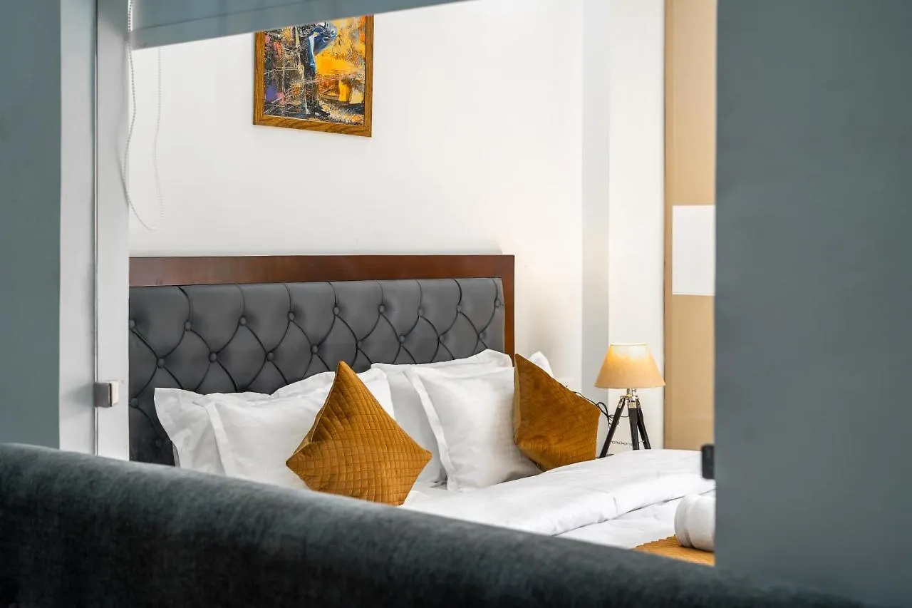The Lodgers 1 Bhk Serviced Apartment Golf Course Road Gurgaon