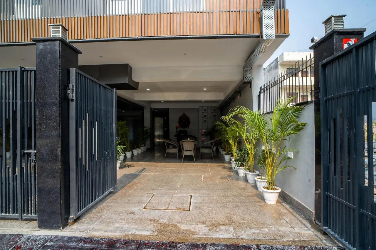 The Lodgers 1 Bhk Serviced Apartment Golf Course Road Gurgaon 0*,